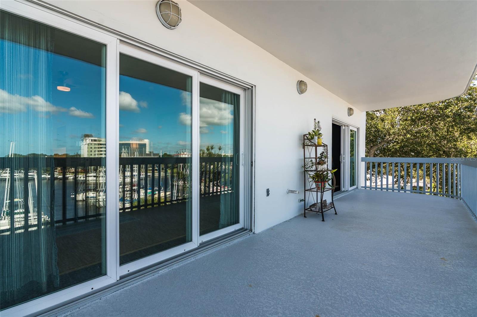 Image 31 of 46 For 1208 River Drive 401