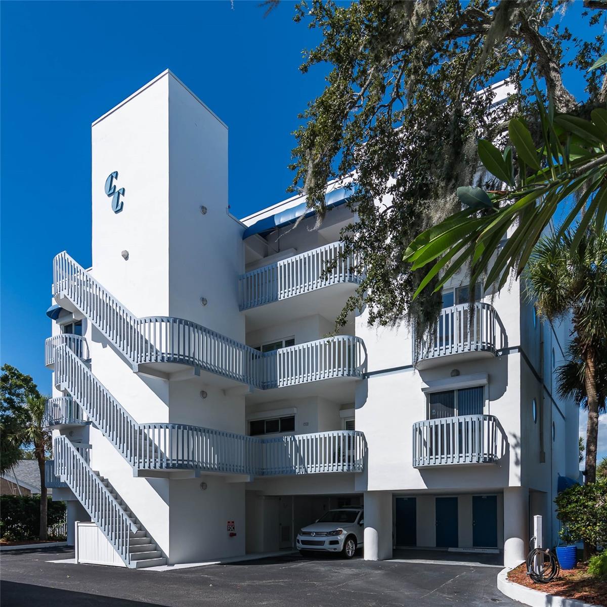 Image 43 of 46 For 1208 River Drive 401