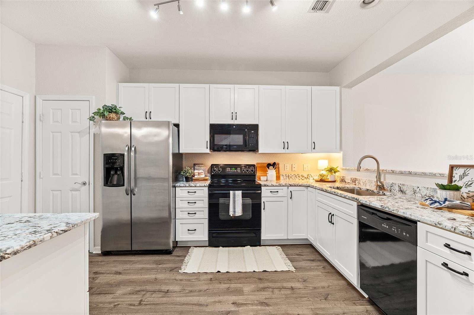 Image 5 of 36 For 2864 Polana St  106