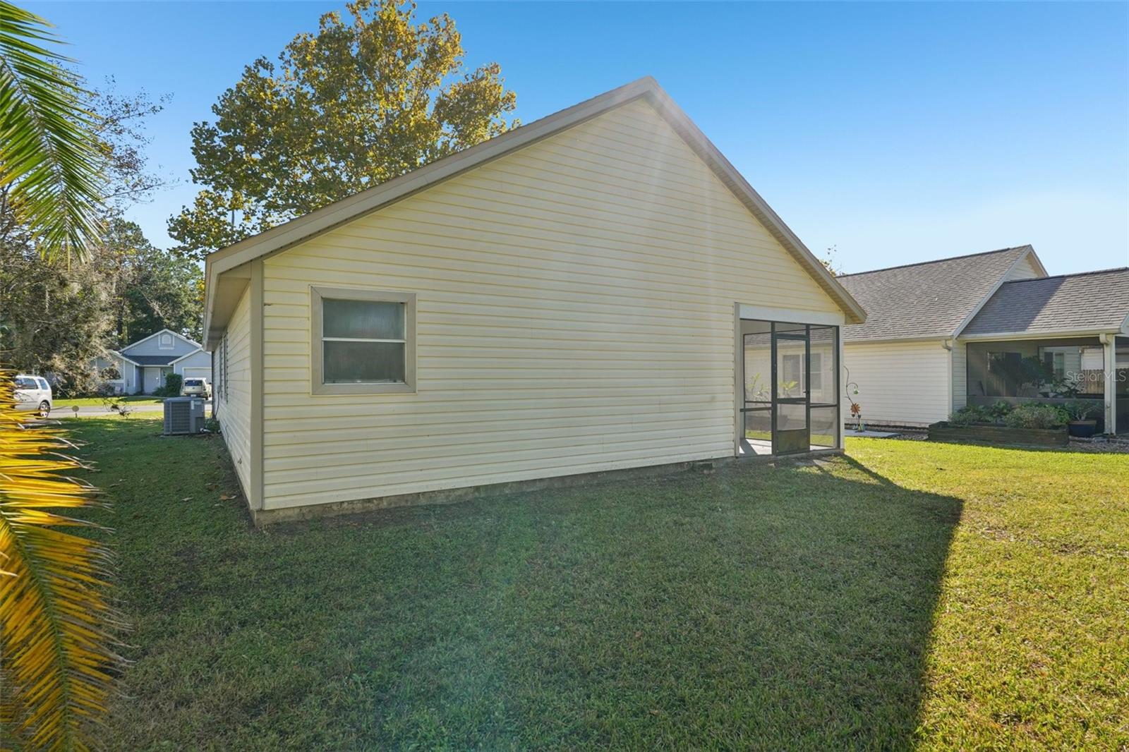 Image 24 of 25 For 123 Edgewater Cir