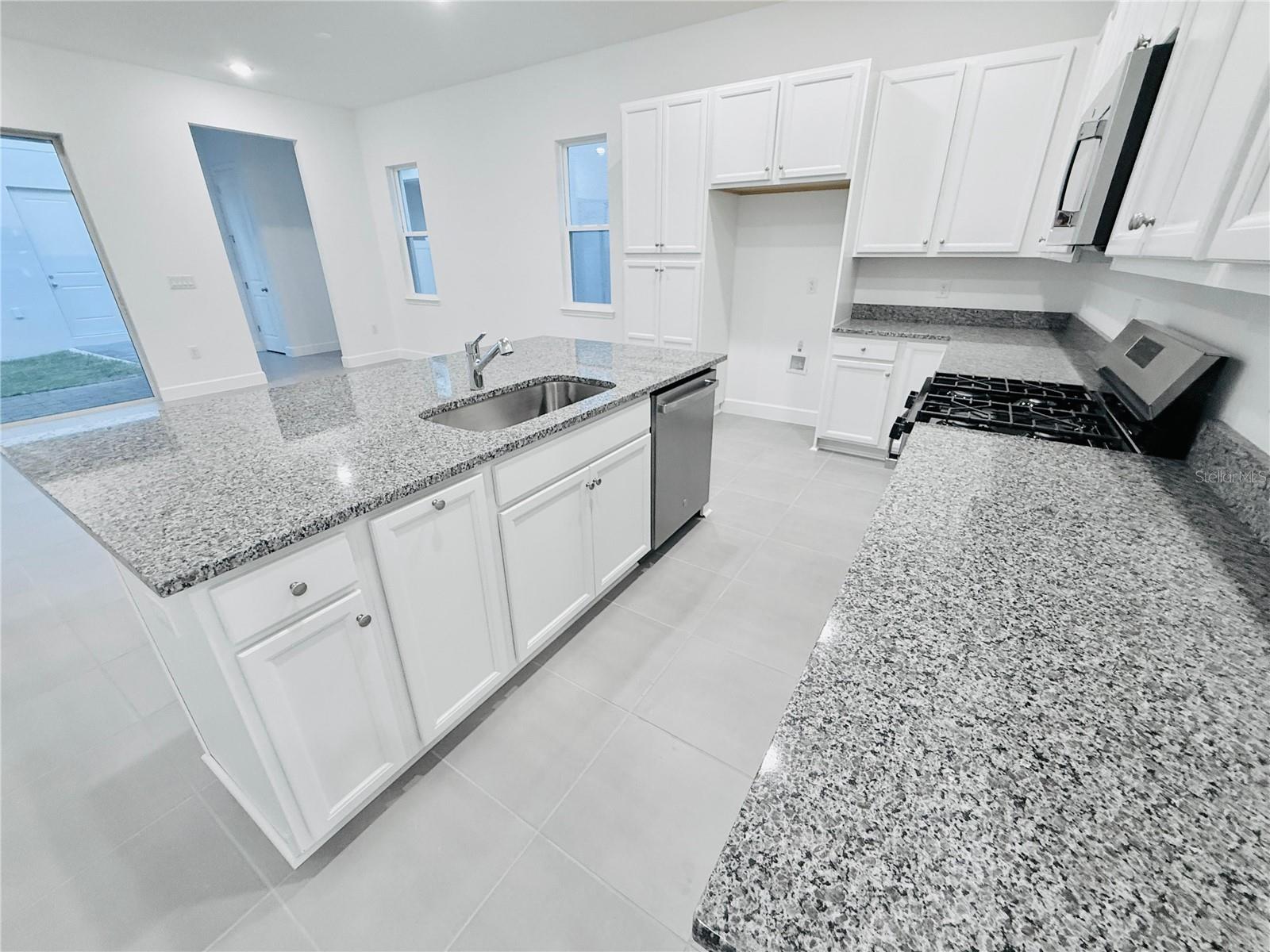 Image 22 of 52 For 12585 Clear Sapphire Drive