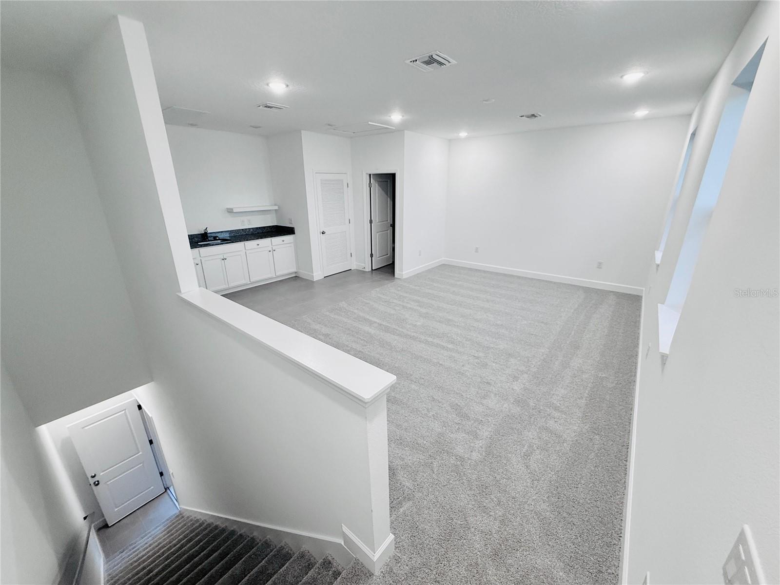 Image 28 of 52 For 12585 Clear Sapphire Drive