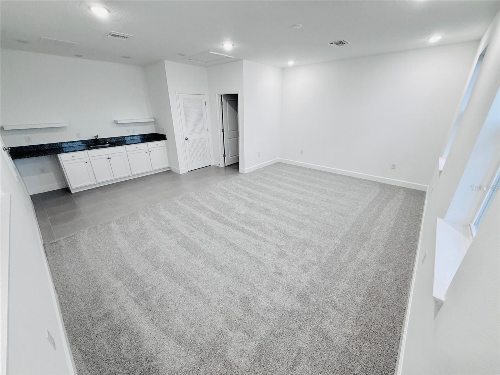 Image 29 of 52 For 12585 Clear Sapphire Drive