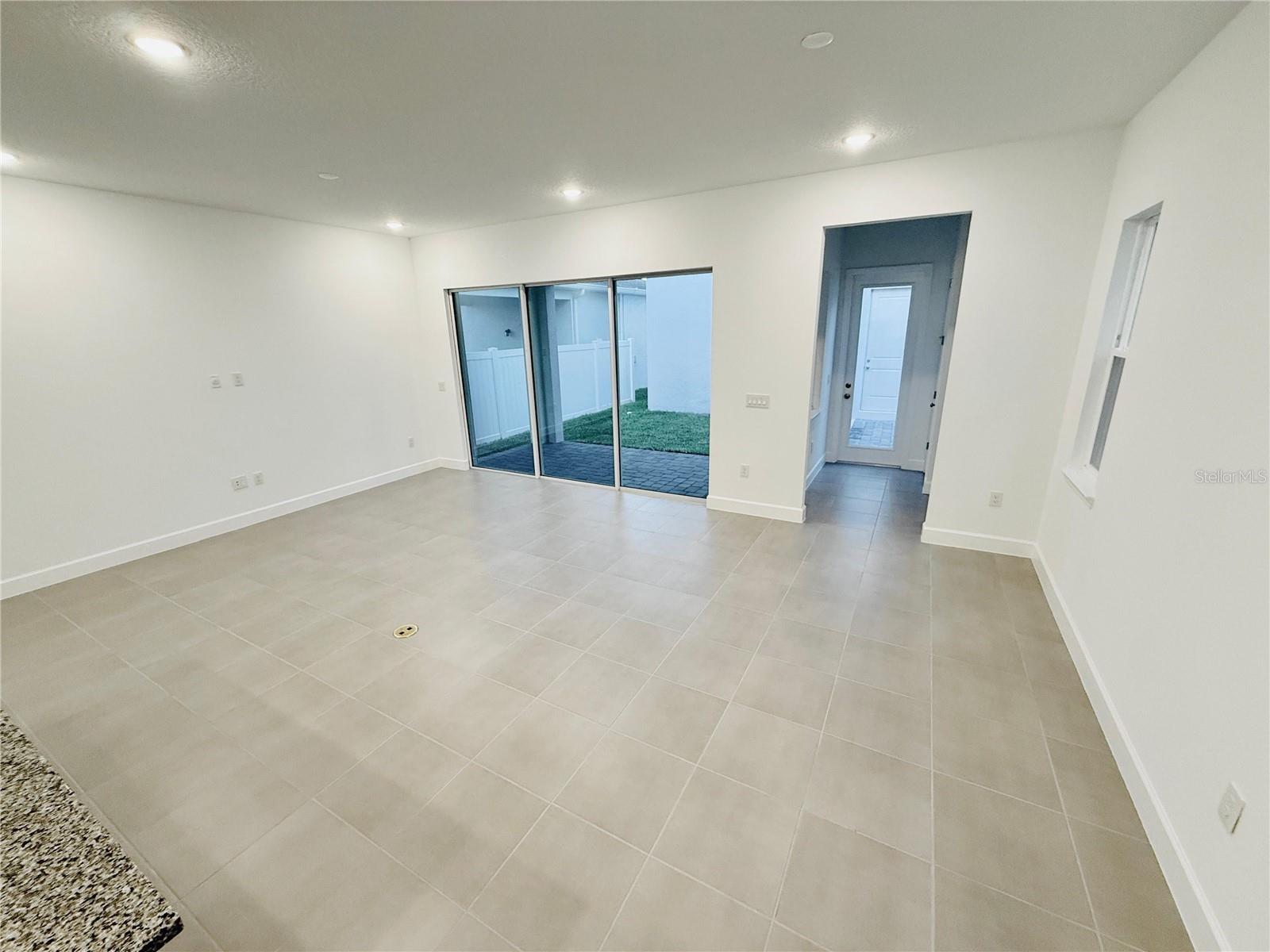 Image 4 of 52 For 12585 Clear Sapphire Drive