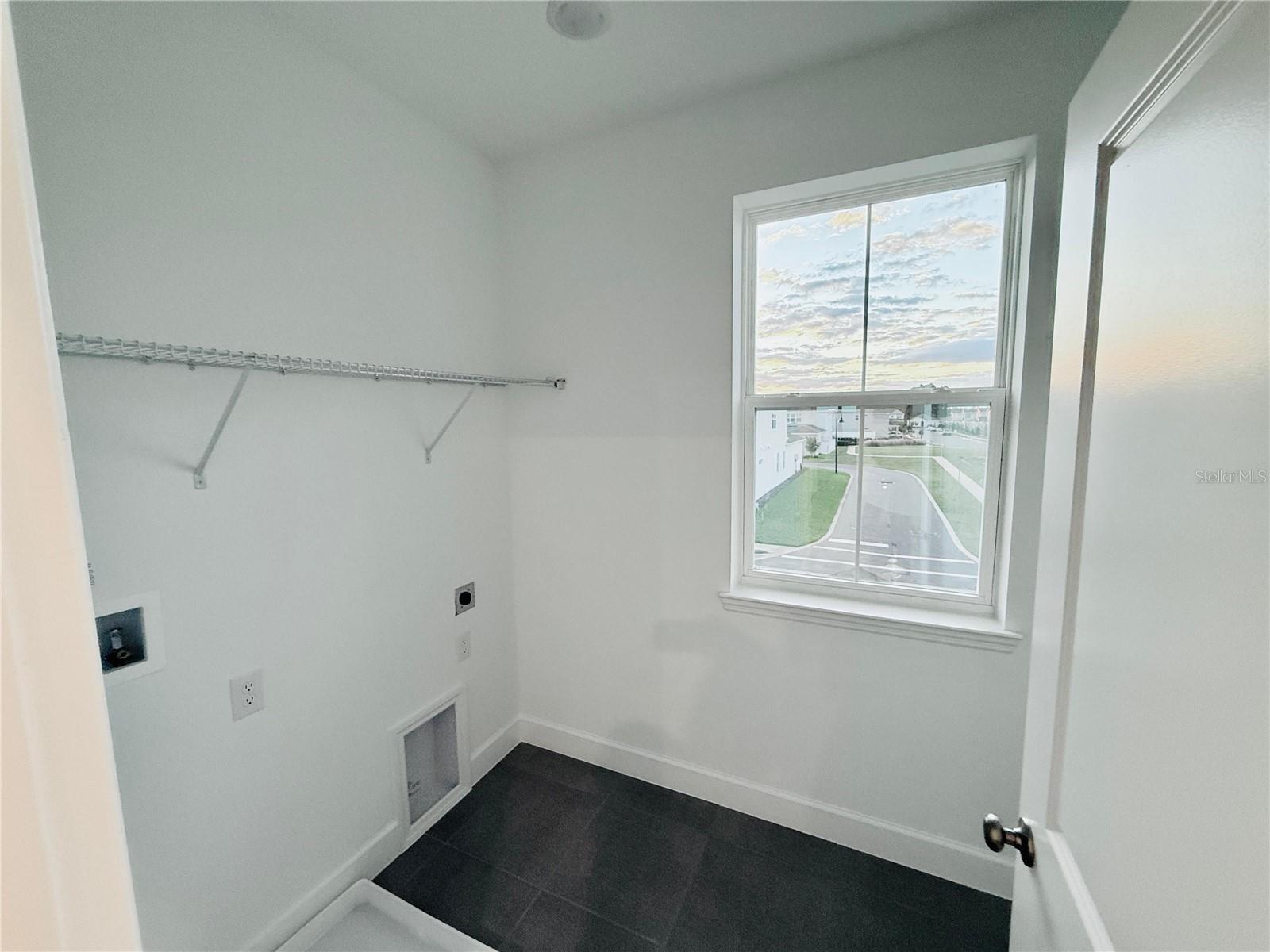 Image 6 of 52 For 12585 Clear Sapphire Drive