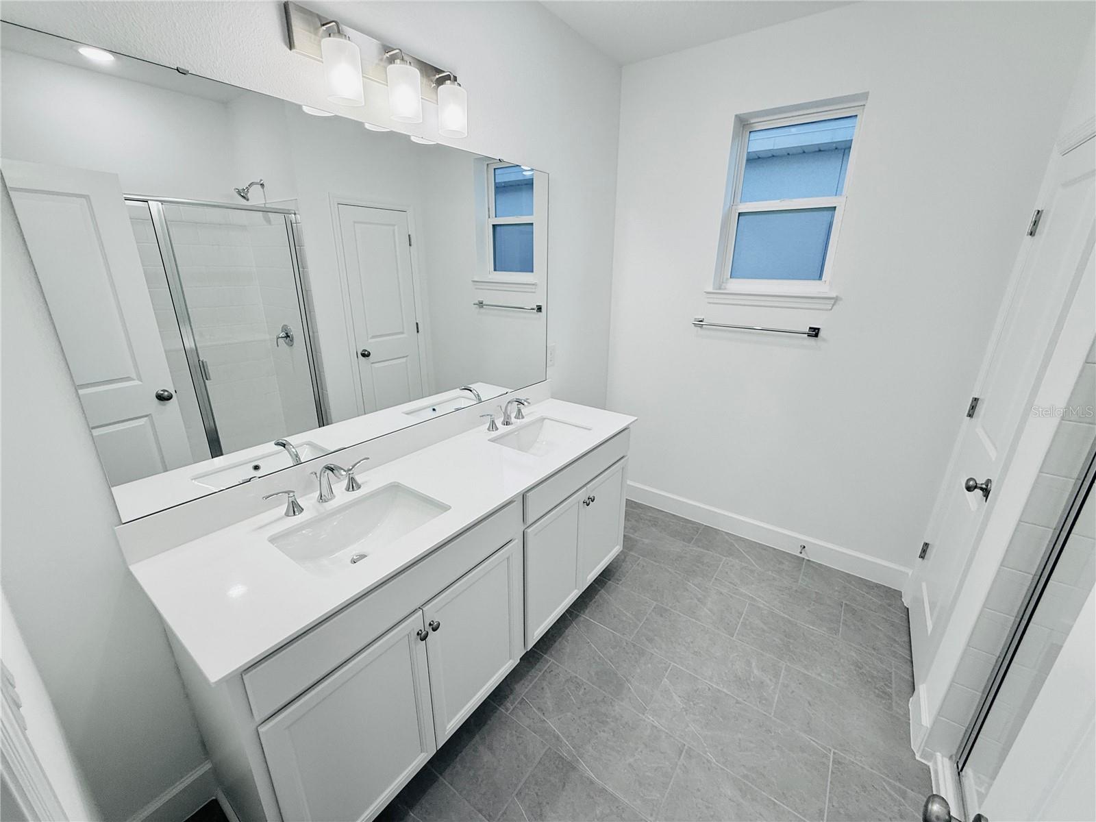 Image 7 of 52 For 12585 Clear Sapphire Drive