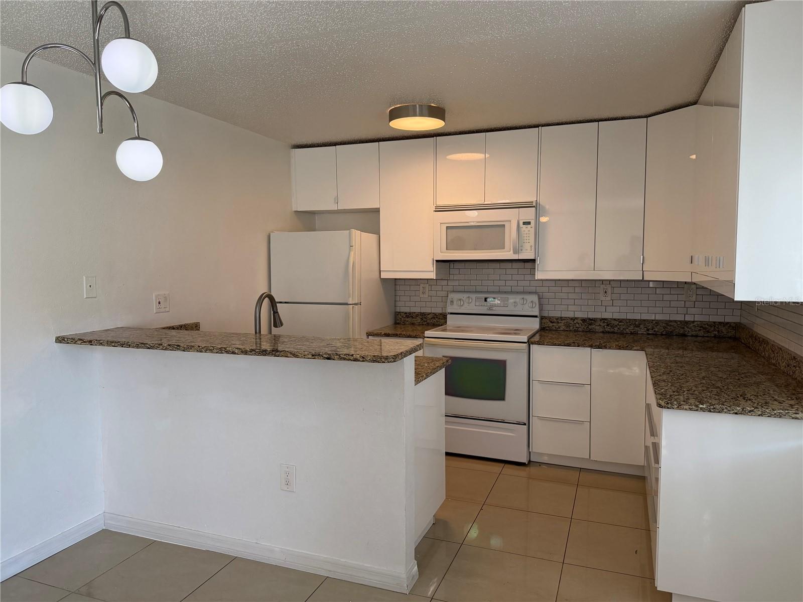 Image 3 of 9 For 1831 Bough Avenue 1