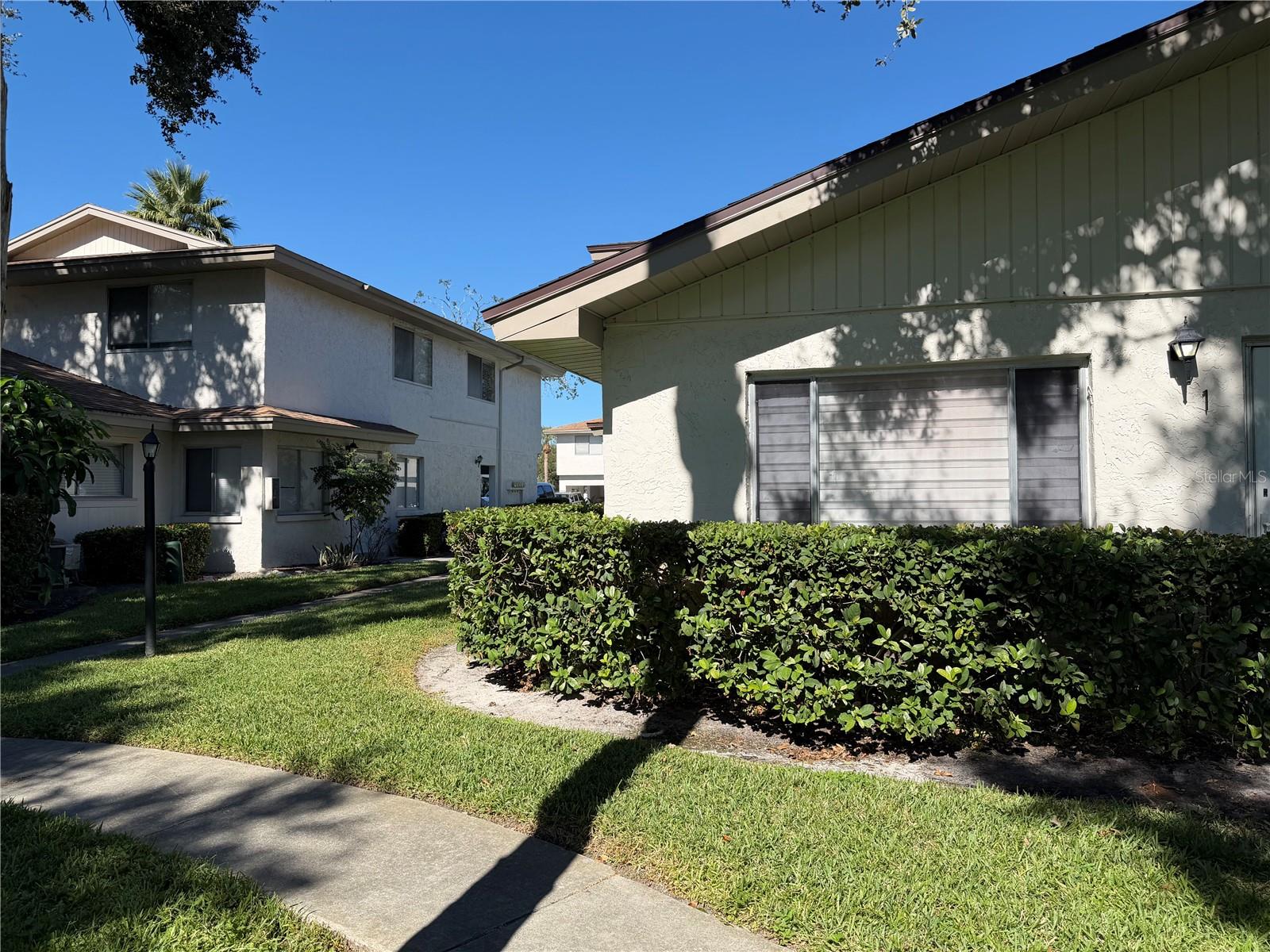 Image 5 of 9 For 1831 Bough Avenue 1