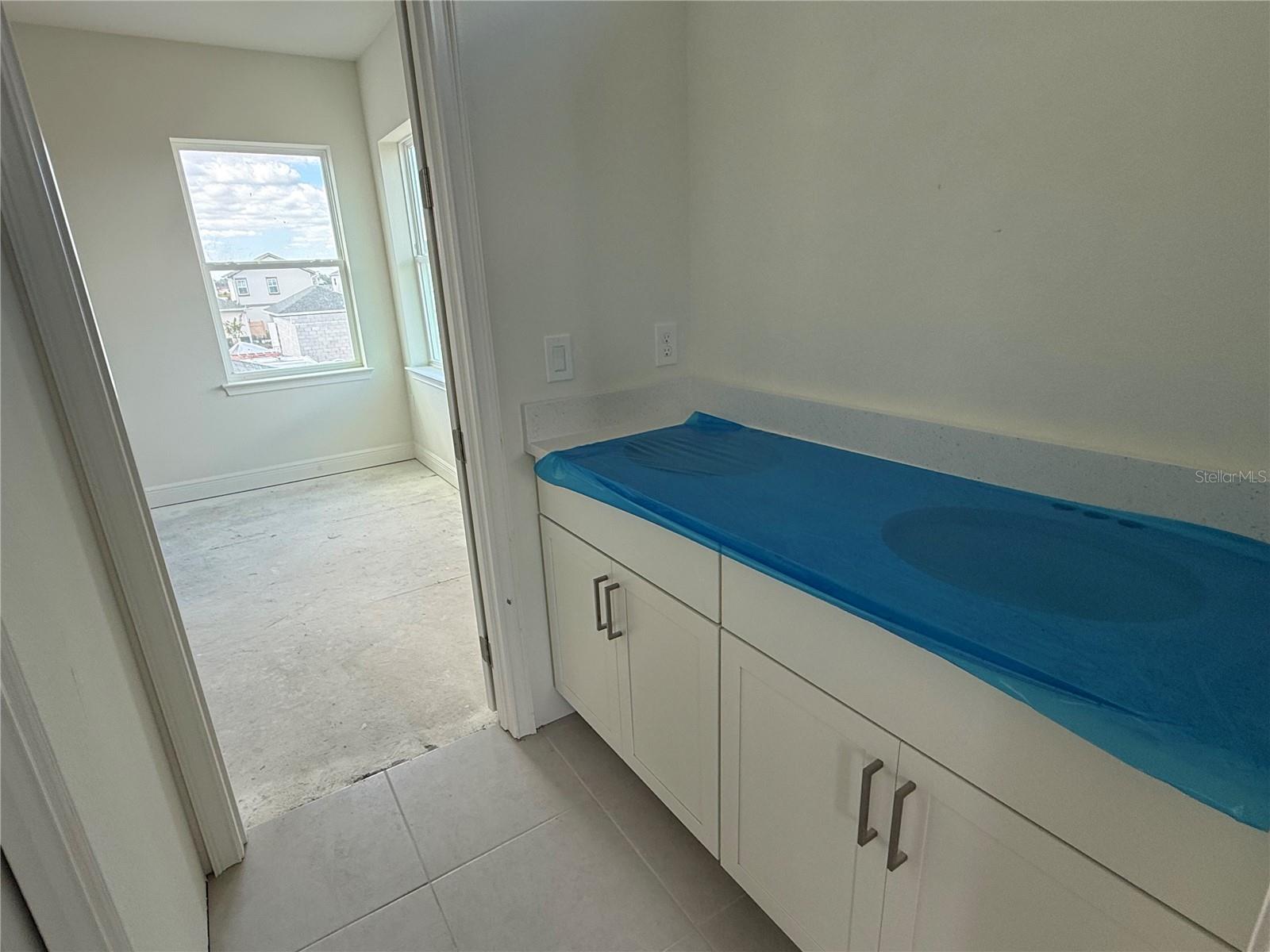 Image 11 of 21 For 10173 Gobat Alley