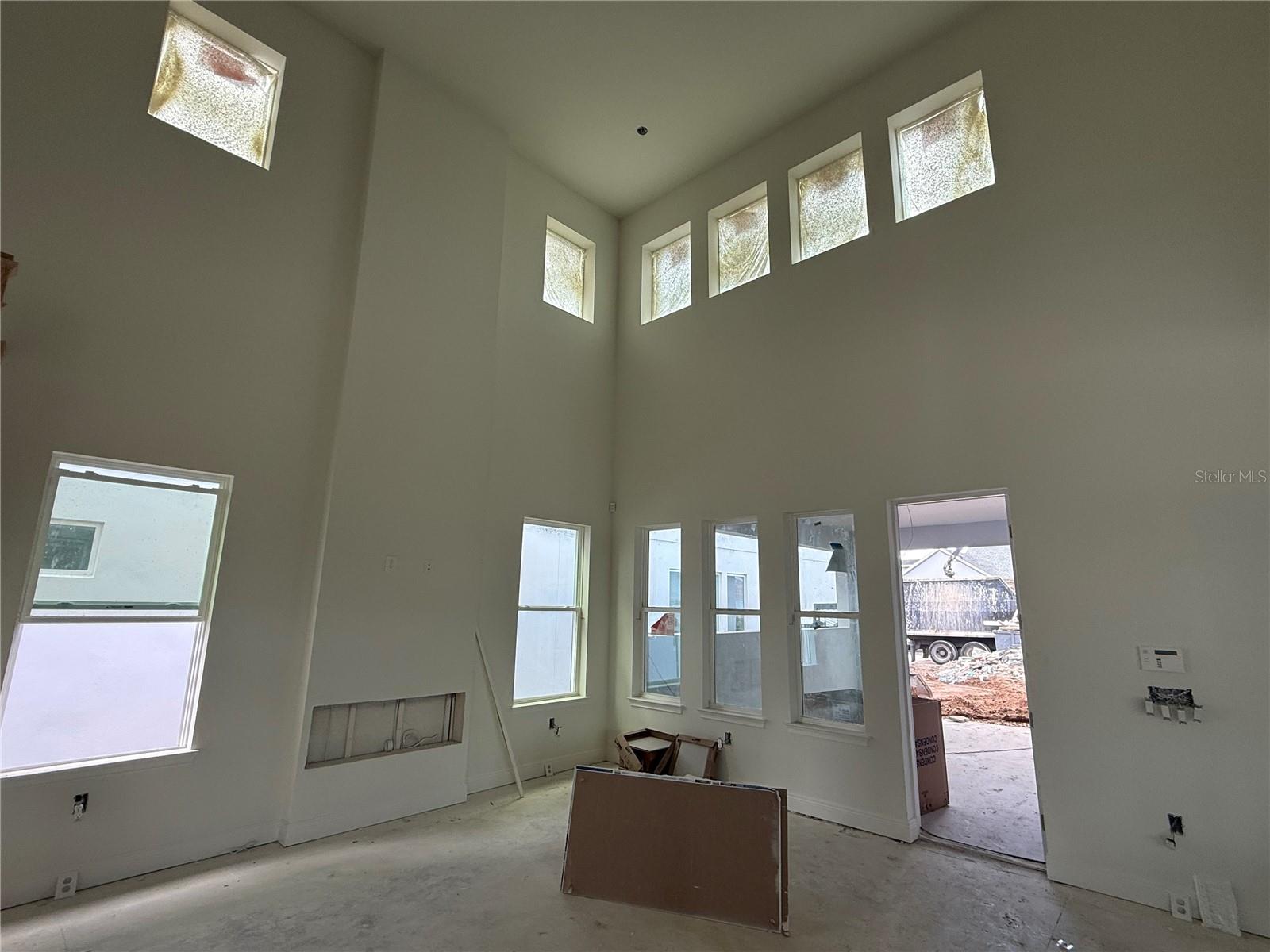 Image 2 of 21 For 10173 Gobat Alley