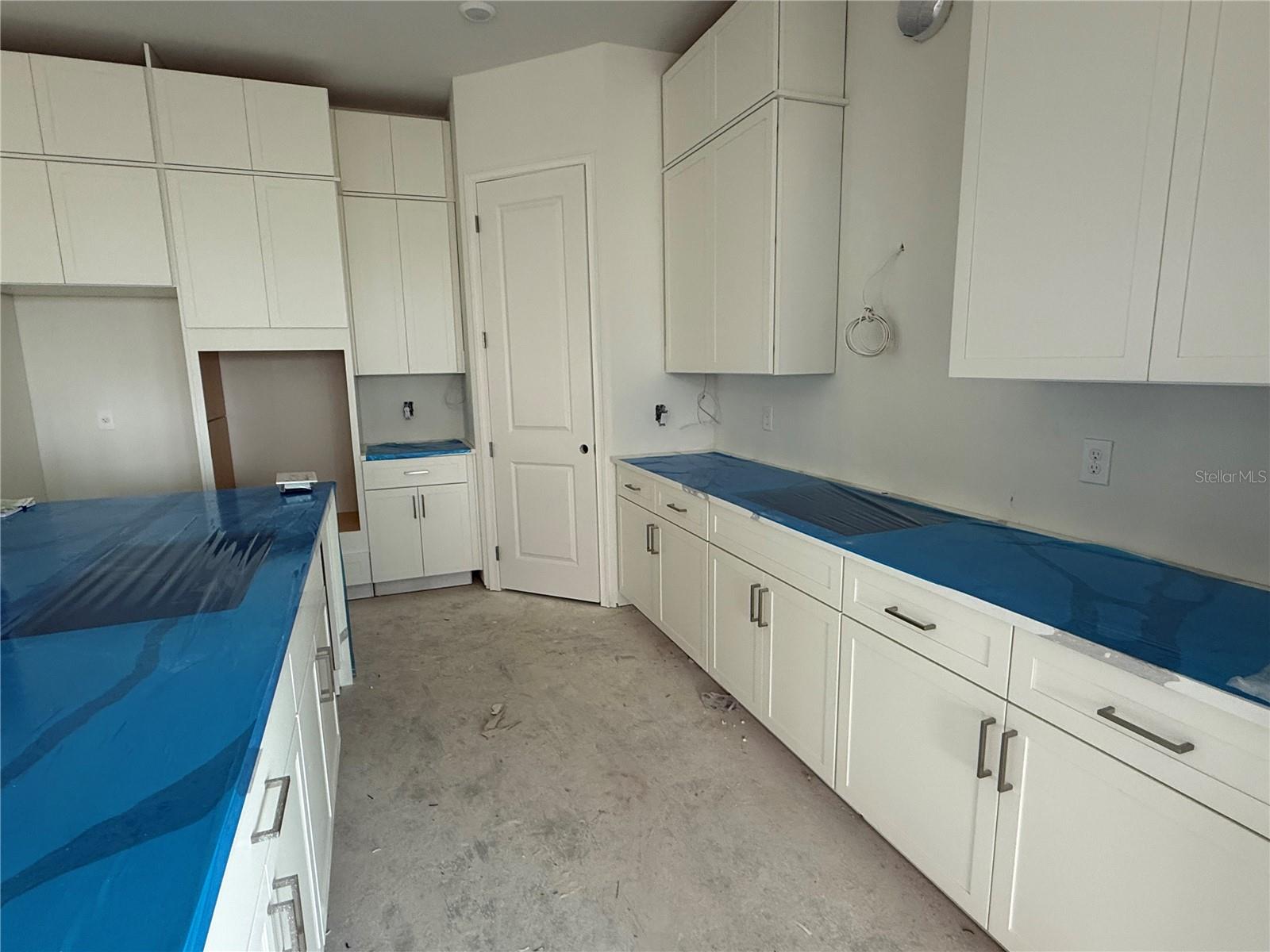 Image 4 of 21 For 10173 Gobat Alley