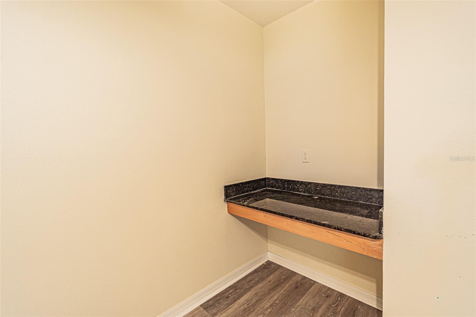 Image 17 of 21 For 3412 Dragon View Court