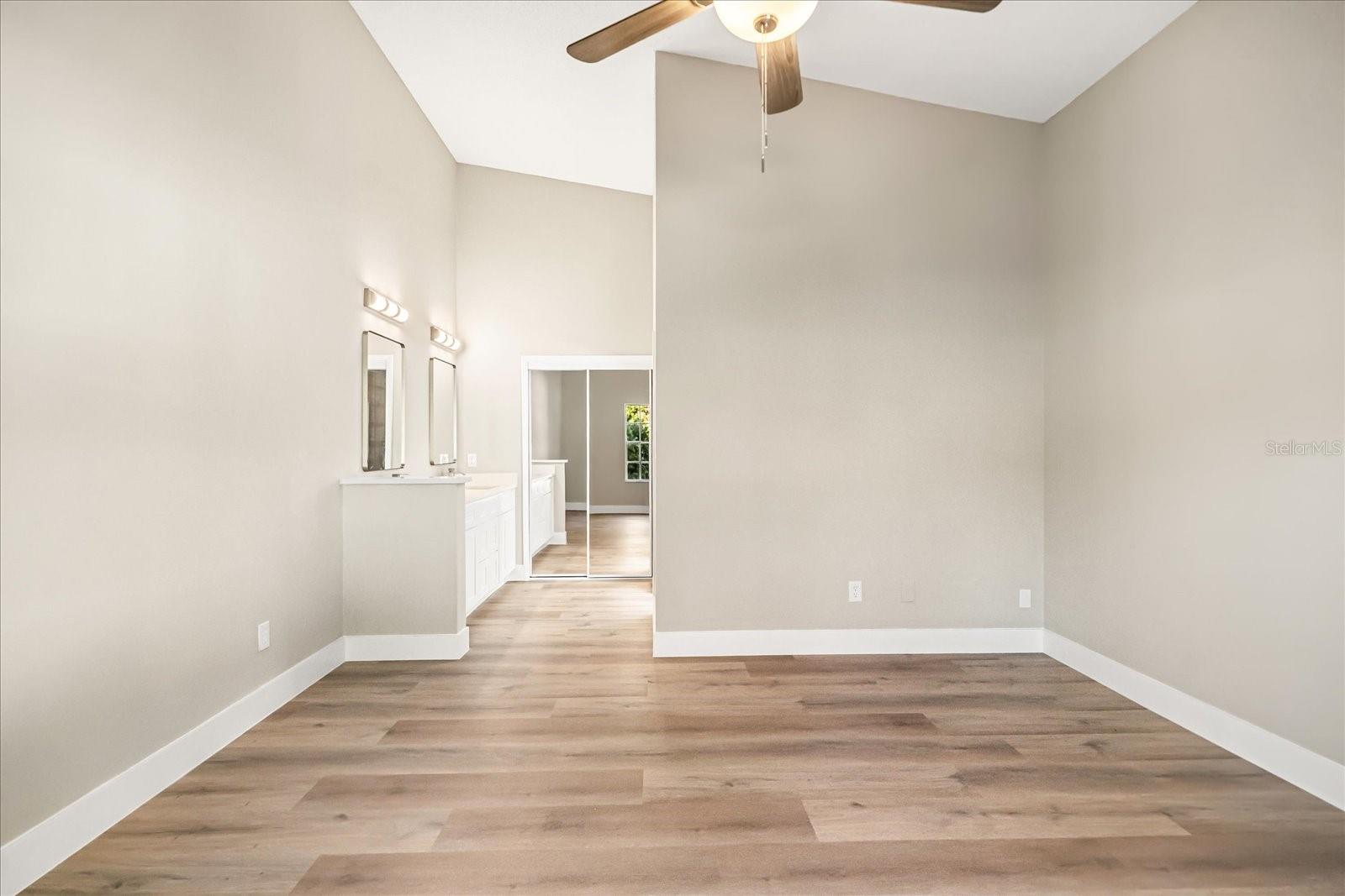 Image 11 of 27 For 975 Malden Court