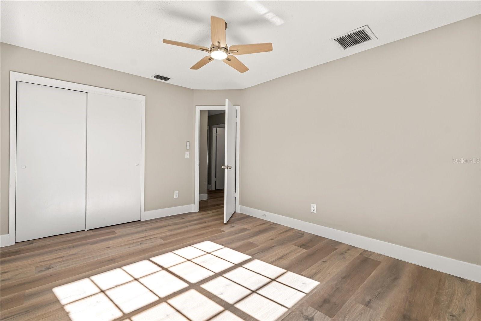 Image 16 of 27 For 975 Malden Court