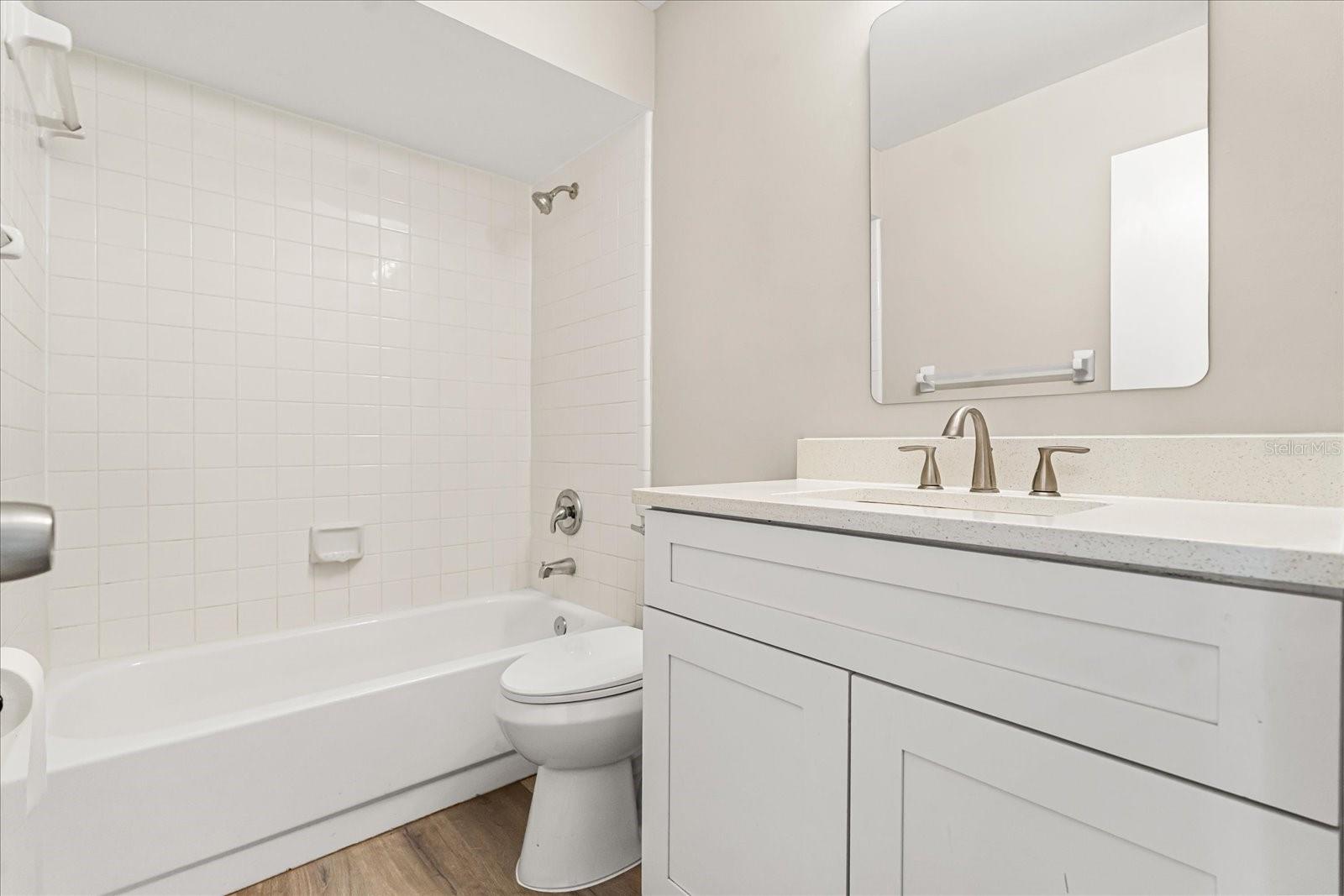 Image 17 of 27 For 975 Malden Court