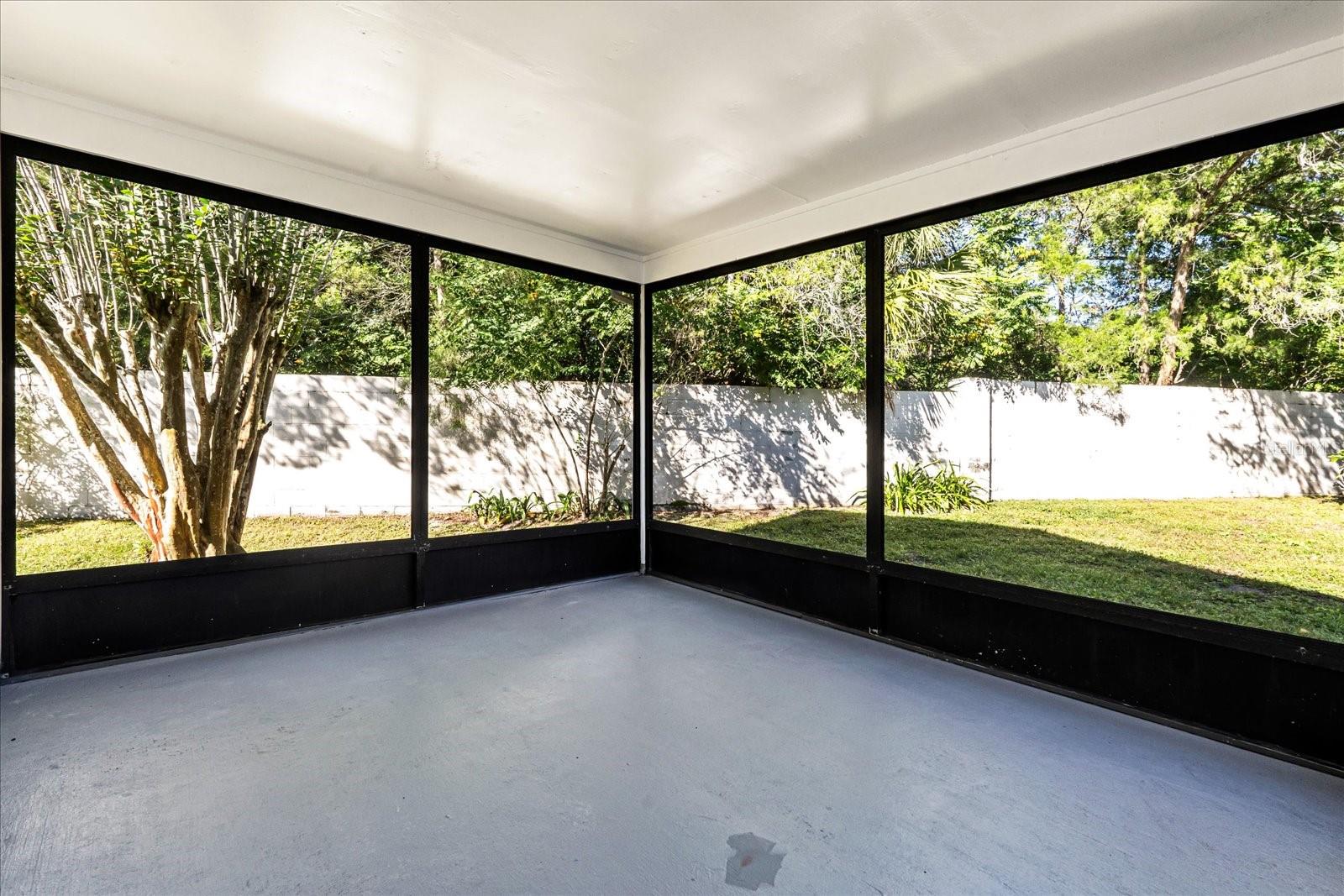 Image 22 of 27 For 975 Malden Court