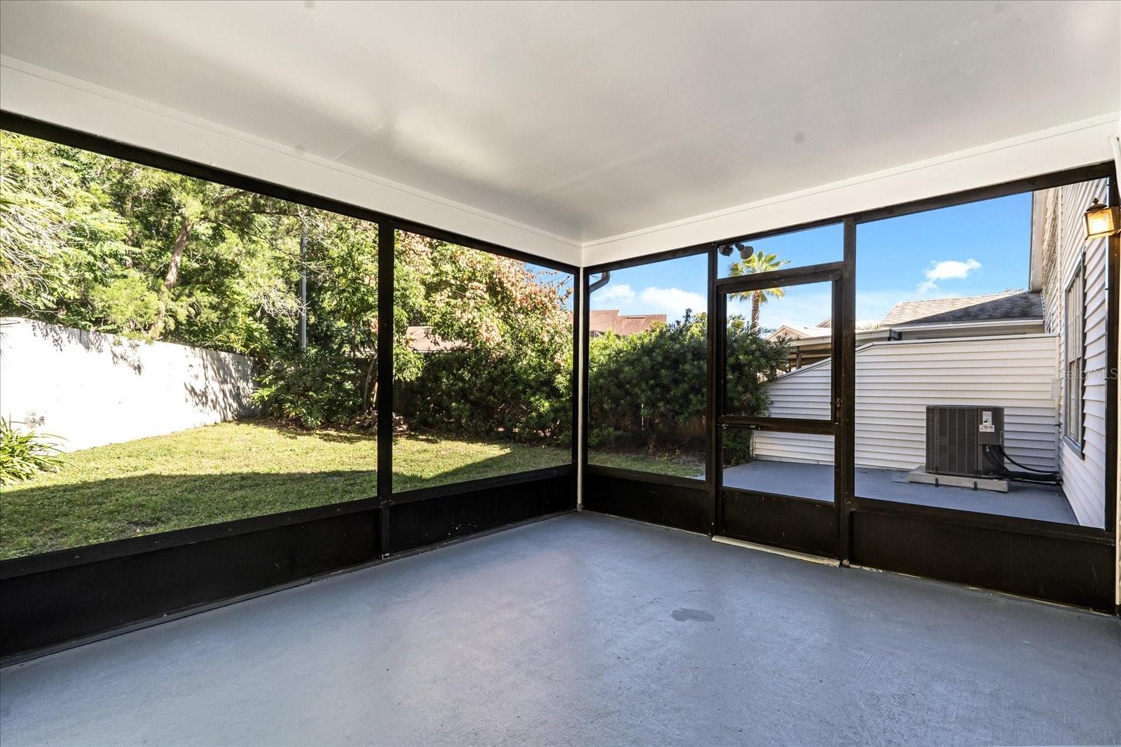 Image 23 of 27 For 975 Malden Court