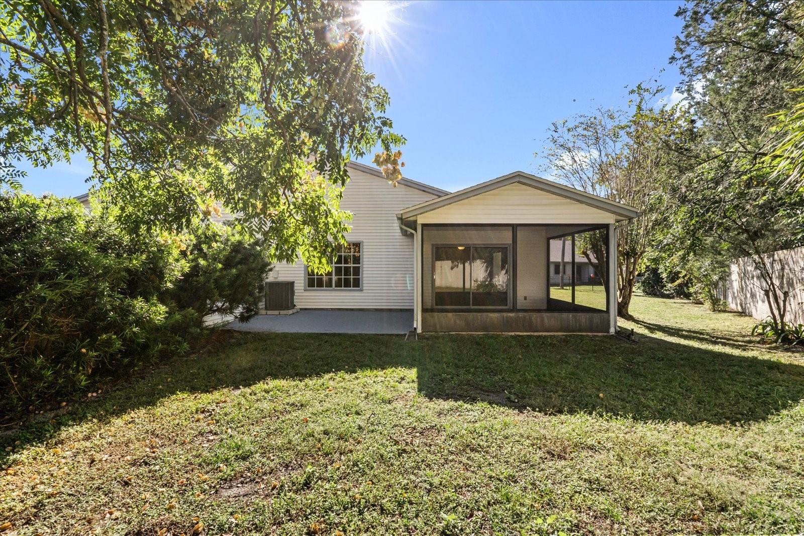 Image 25 of 27 For 975 Malden Court