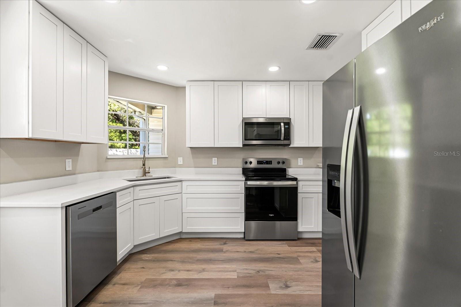 Image 7 of 27 For 975 Malden Court