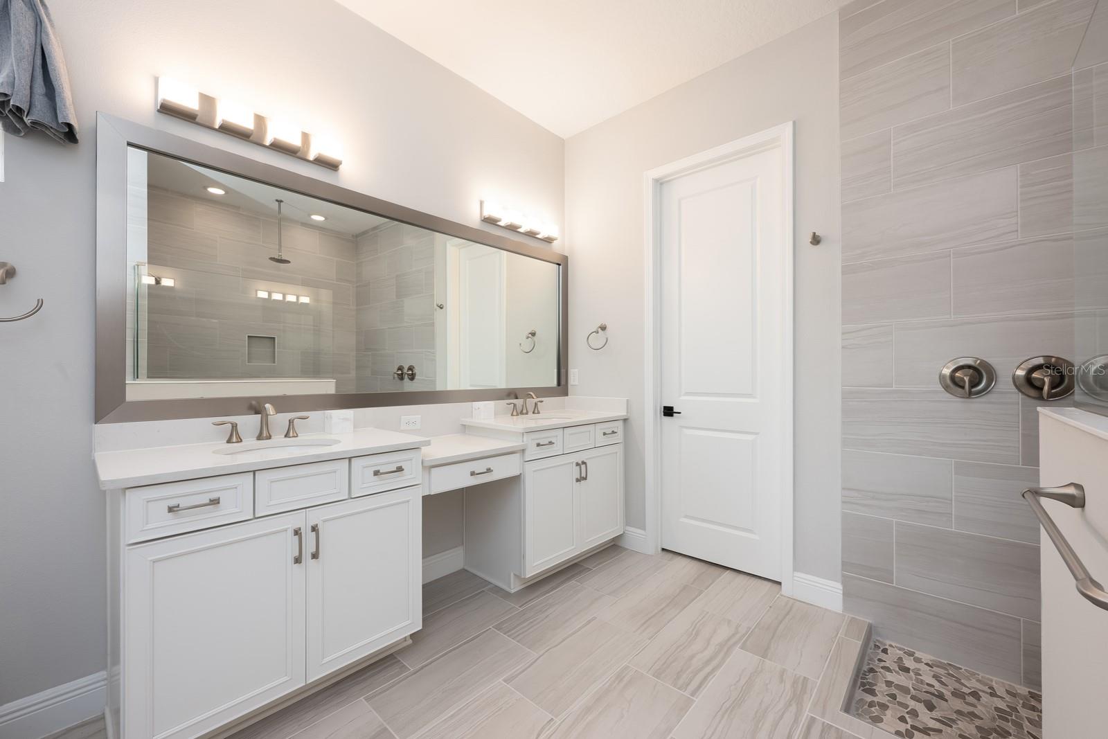 Image 17 of 45 For 15714 Vetta Drive