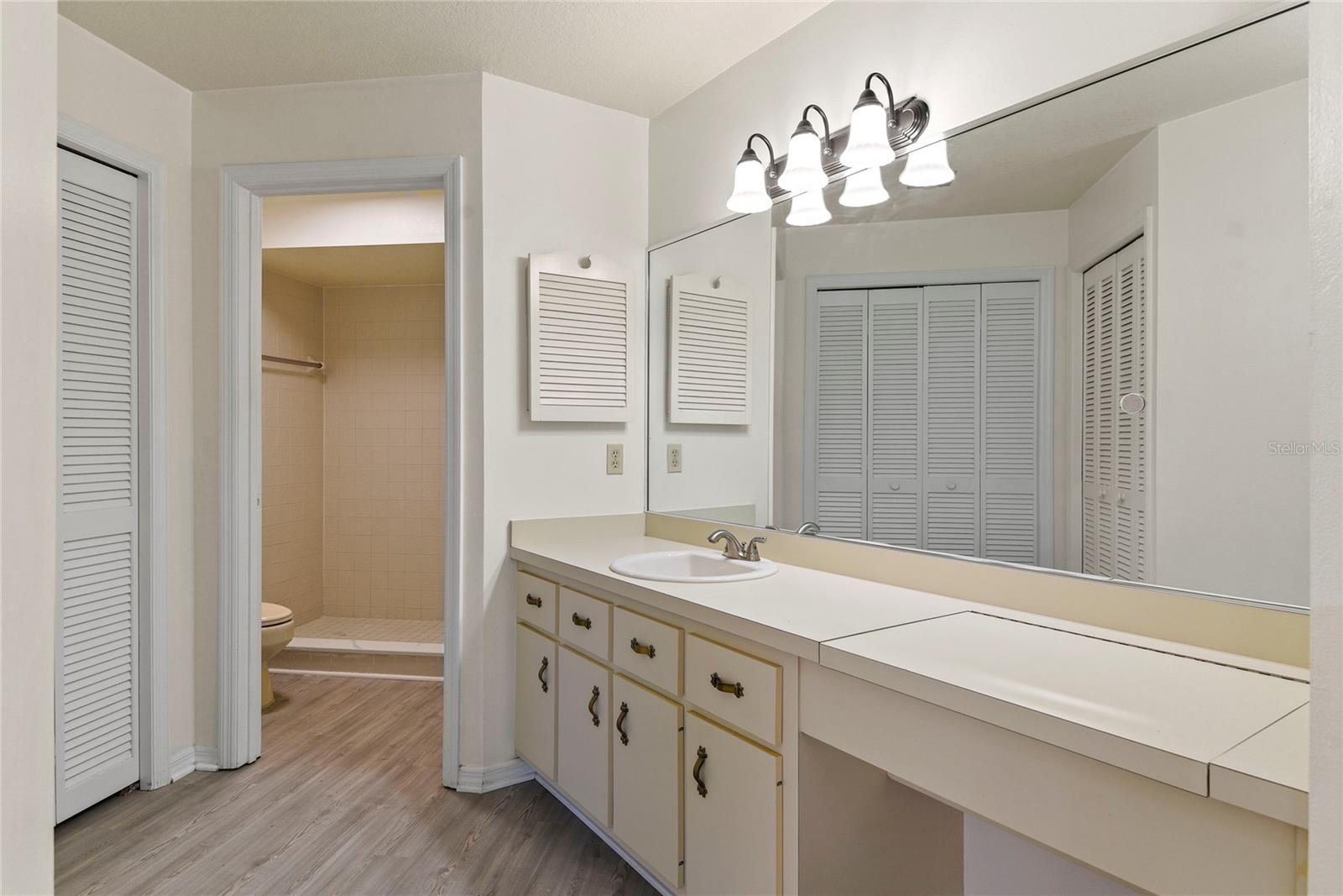 Image 23 of 40 For 3996 Radley Court 3996