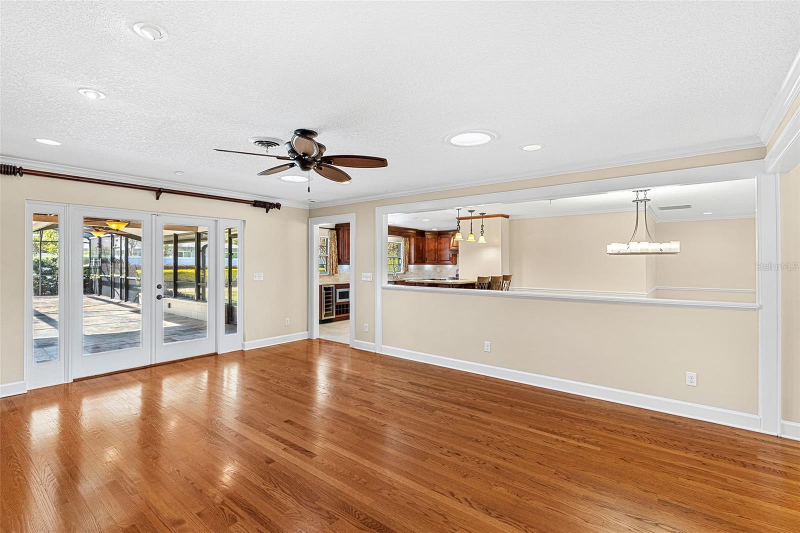 Image 13 of 55 For 1421 Sunnyside Drive