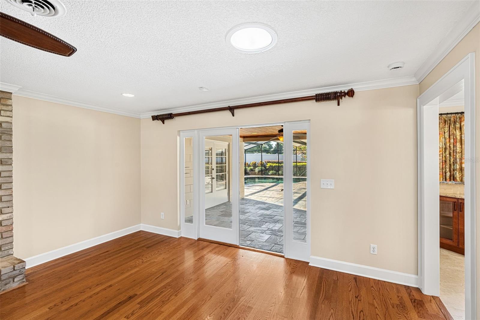 Image 15 of 55 For 1421 Sunnyside Drive