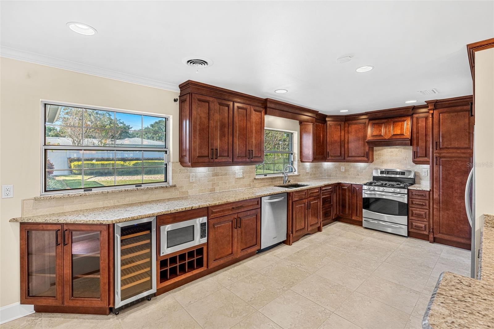 Image 17 of 55 For 1421 Sunnyside Drive