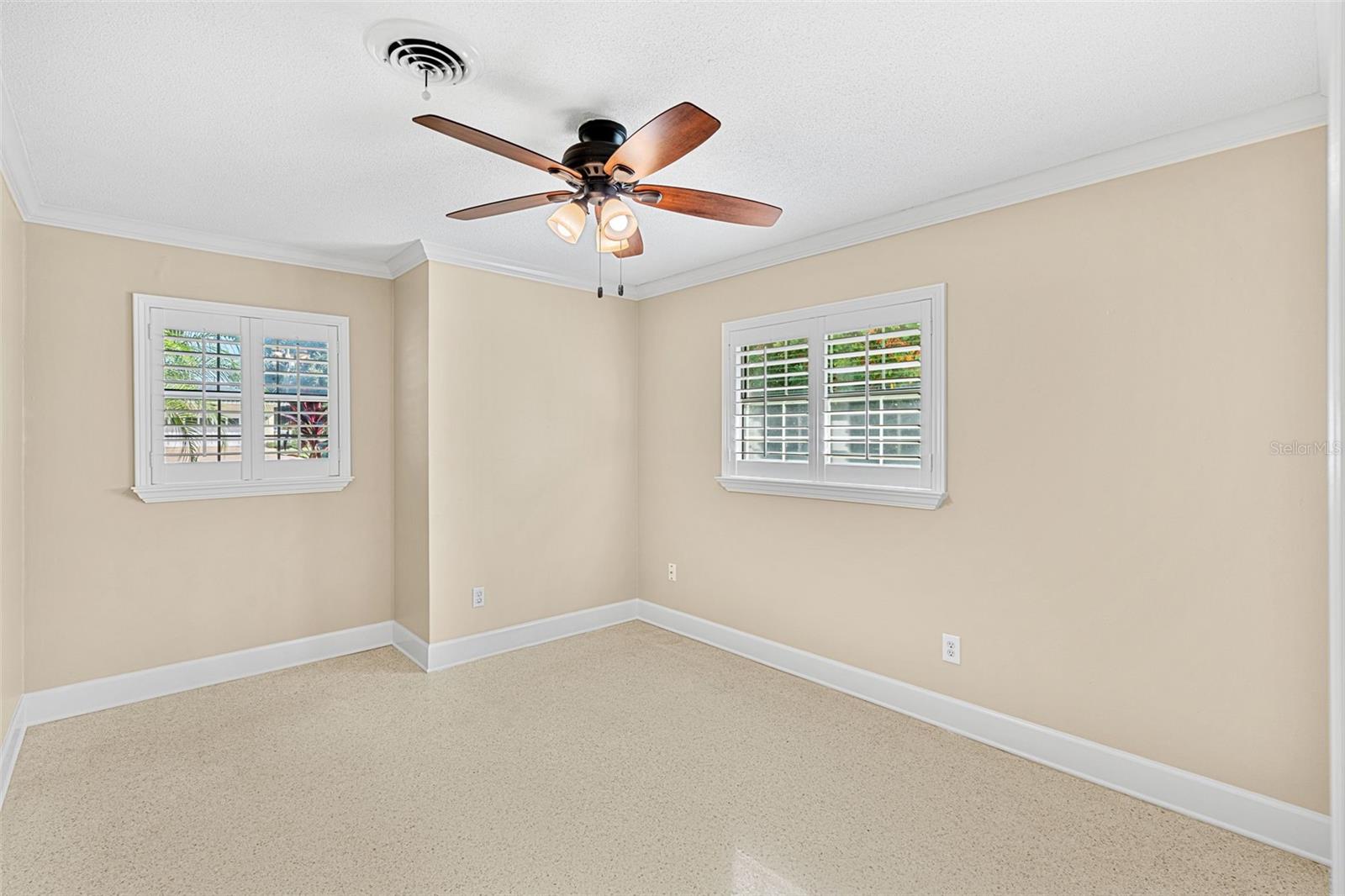 Image 26 of 55 For 1421 Sunnyside Drive