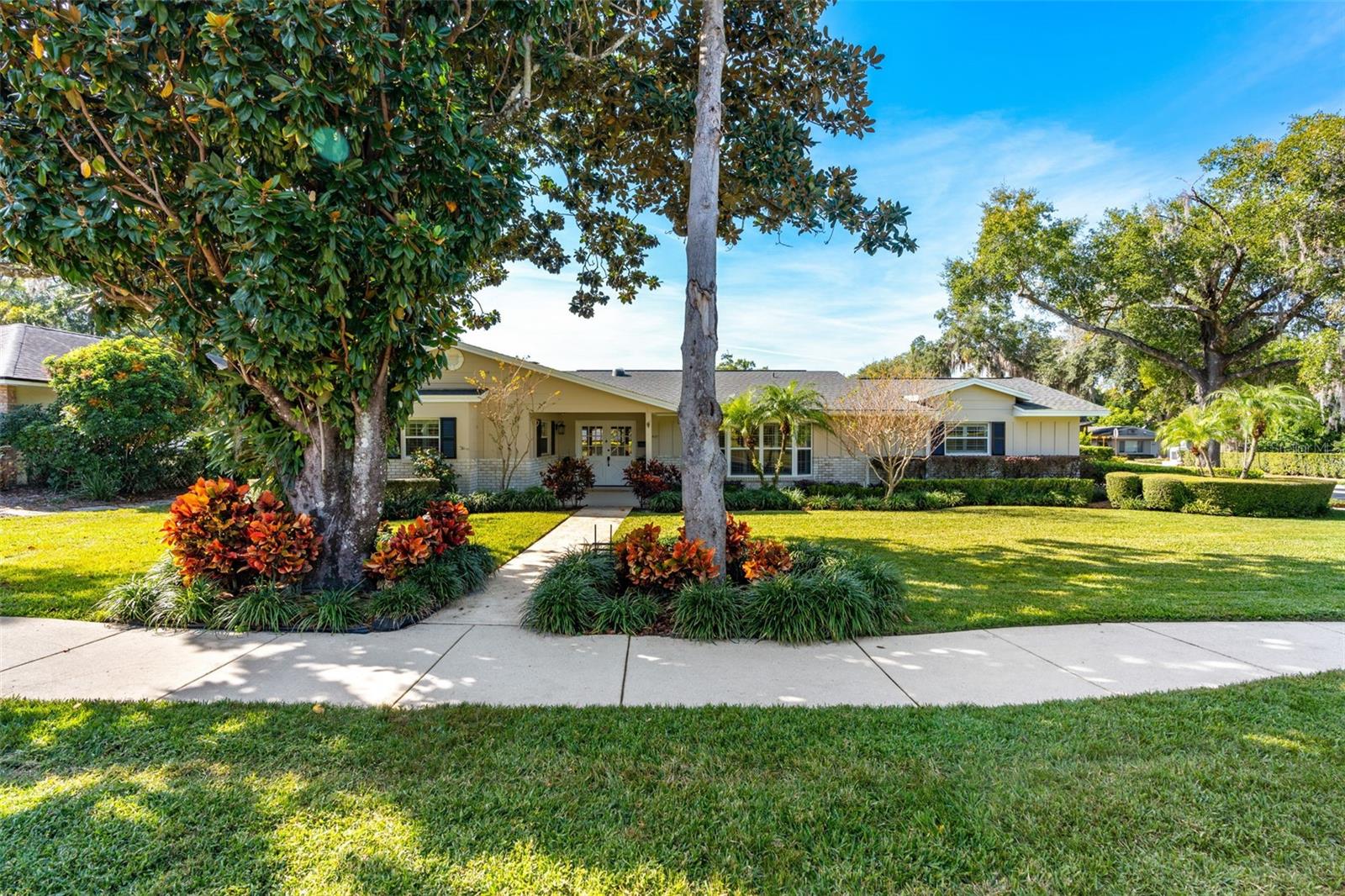 Image 3 of 55 For 1421 Sunnyside Drive