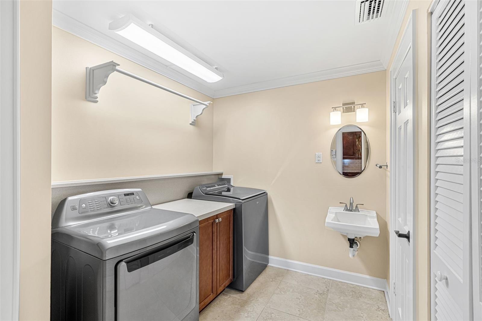 Image 45 of 55 For 1421 Sunnyside Drive