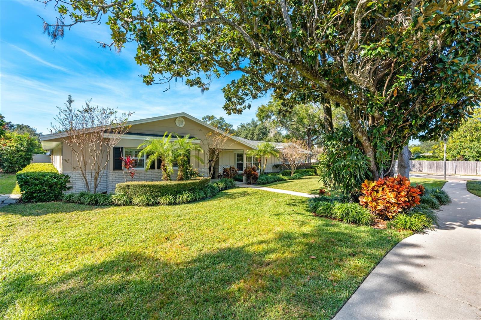 Image 5 of 55 For 1421 Sunnyside Drive