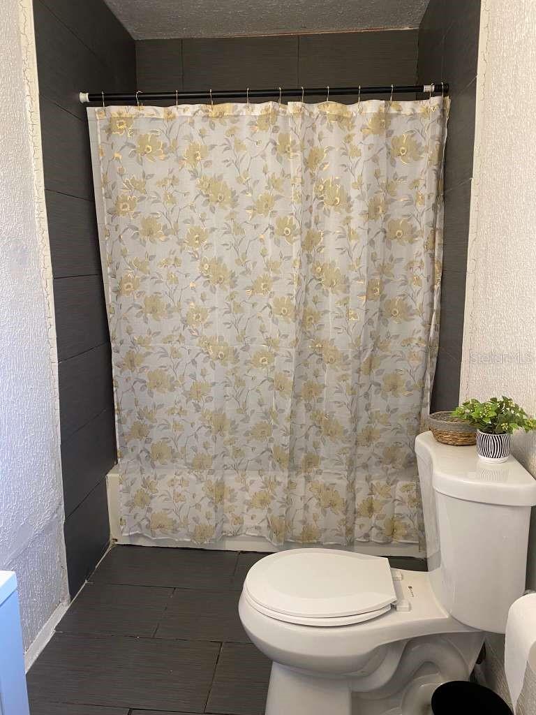 Image 13 of 14 For 1001 16th Court