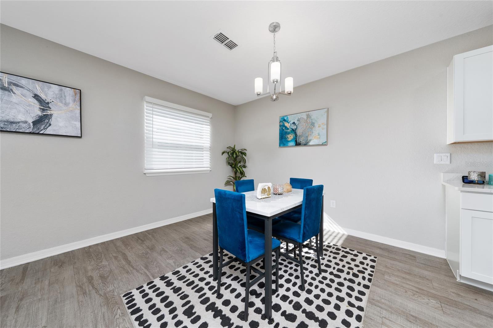 Image 15 of 34 For 419 Lily Lane