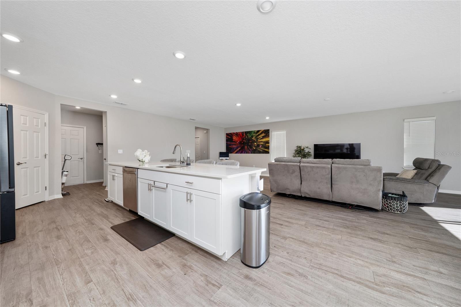 Image 16 of 34 For 419 Lily Lane