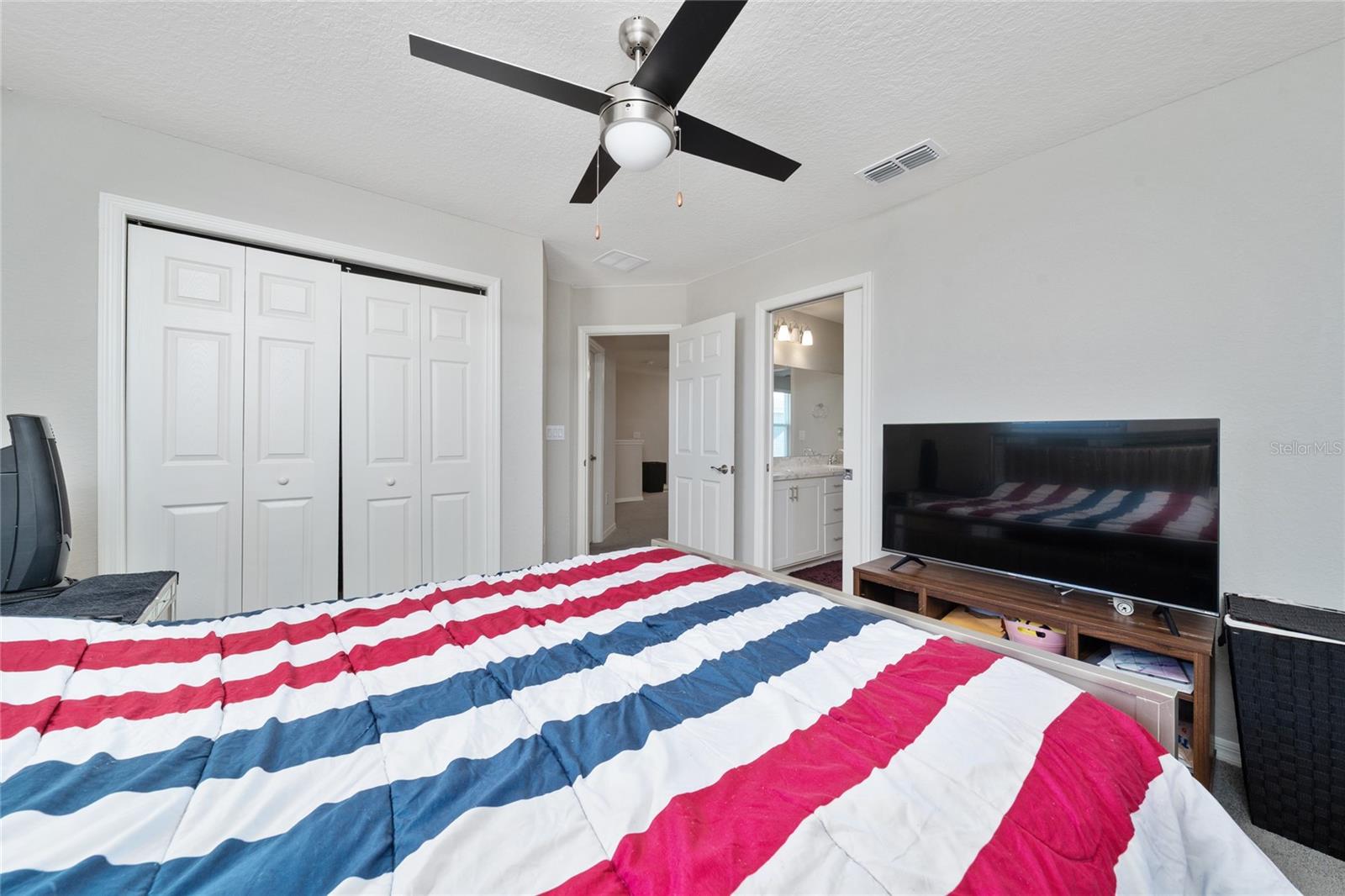 Image 23 of 34 For 419 Lily Lane