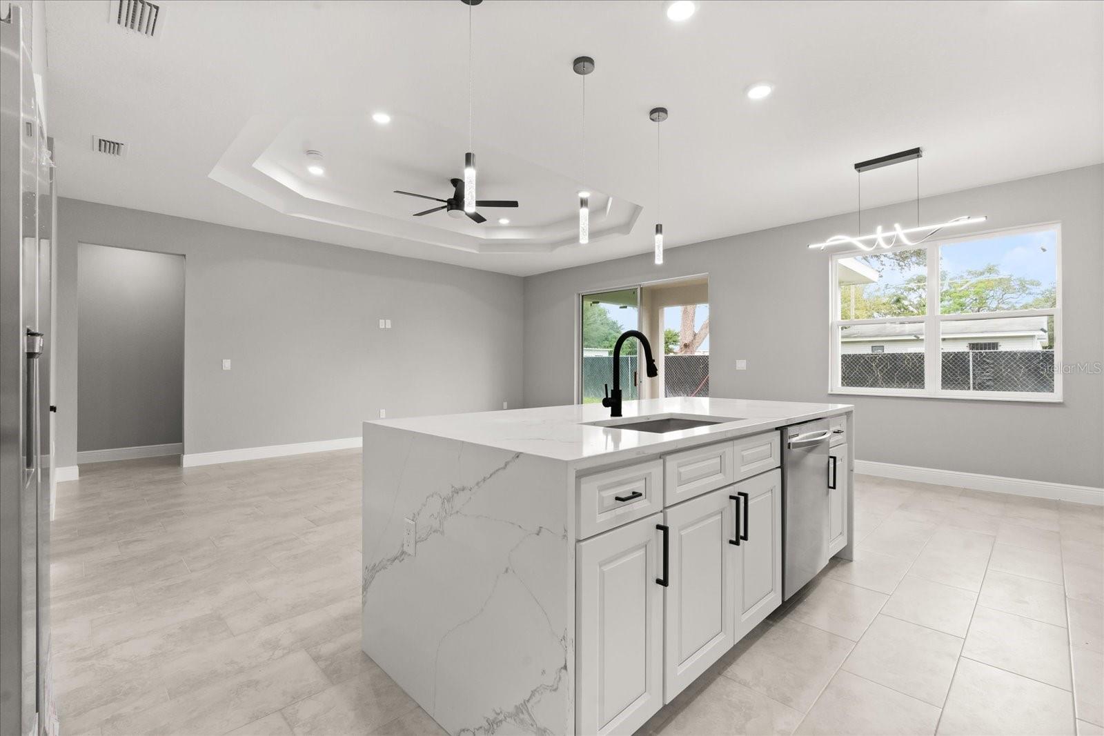 Image 5 of 13 For 1406 Lowry Avenue E