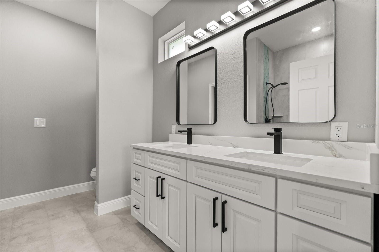 Image 7 of 13 For 1406 Lowry Avenue E