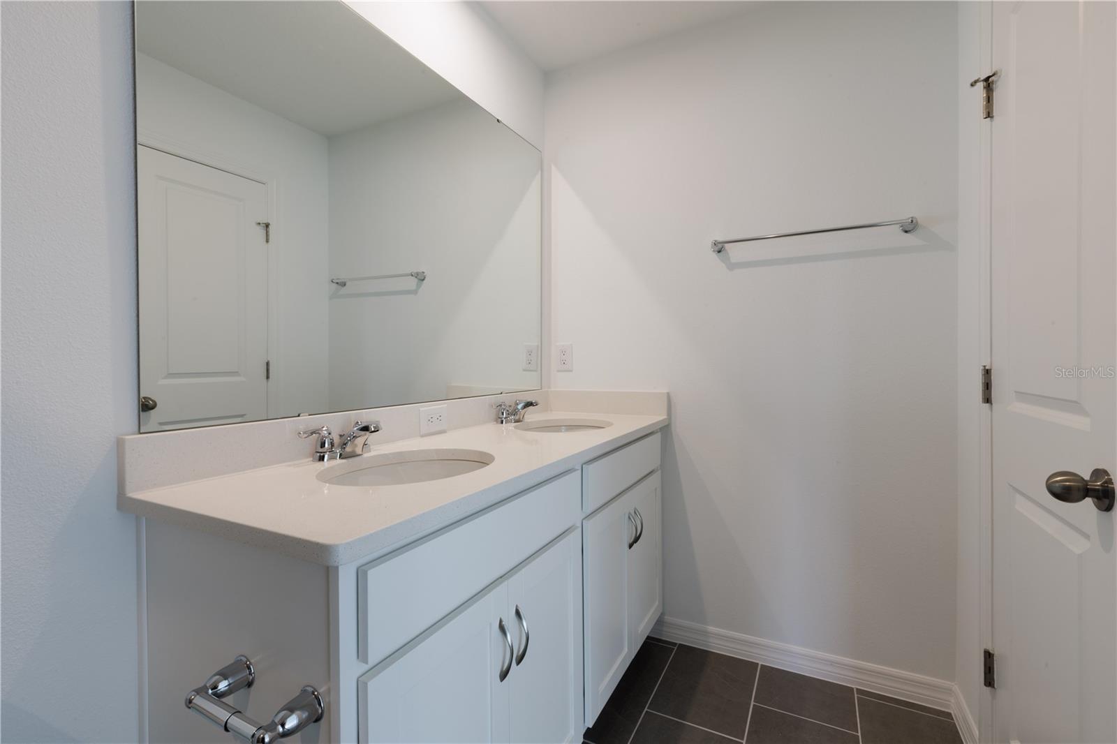 Image 14 of 31 For 3328 Thicket Street