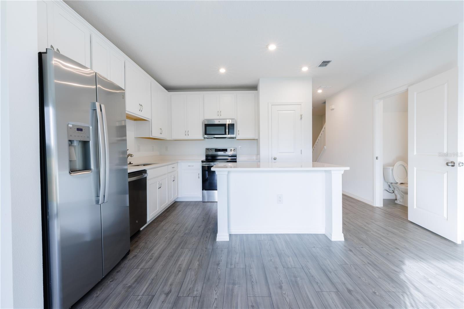 Image 3 of 31 For 3328 Thicket Street