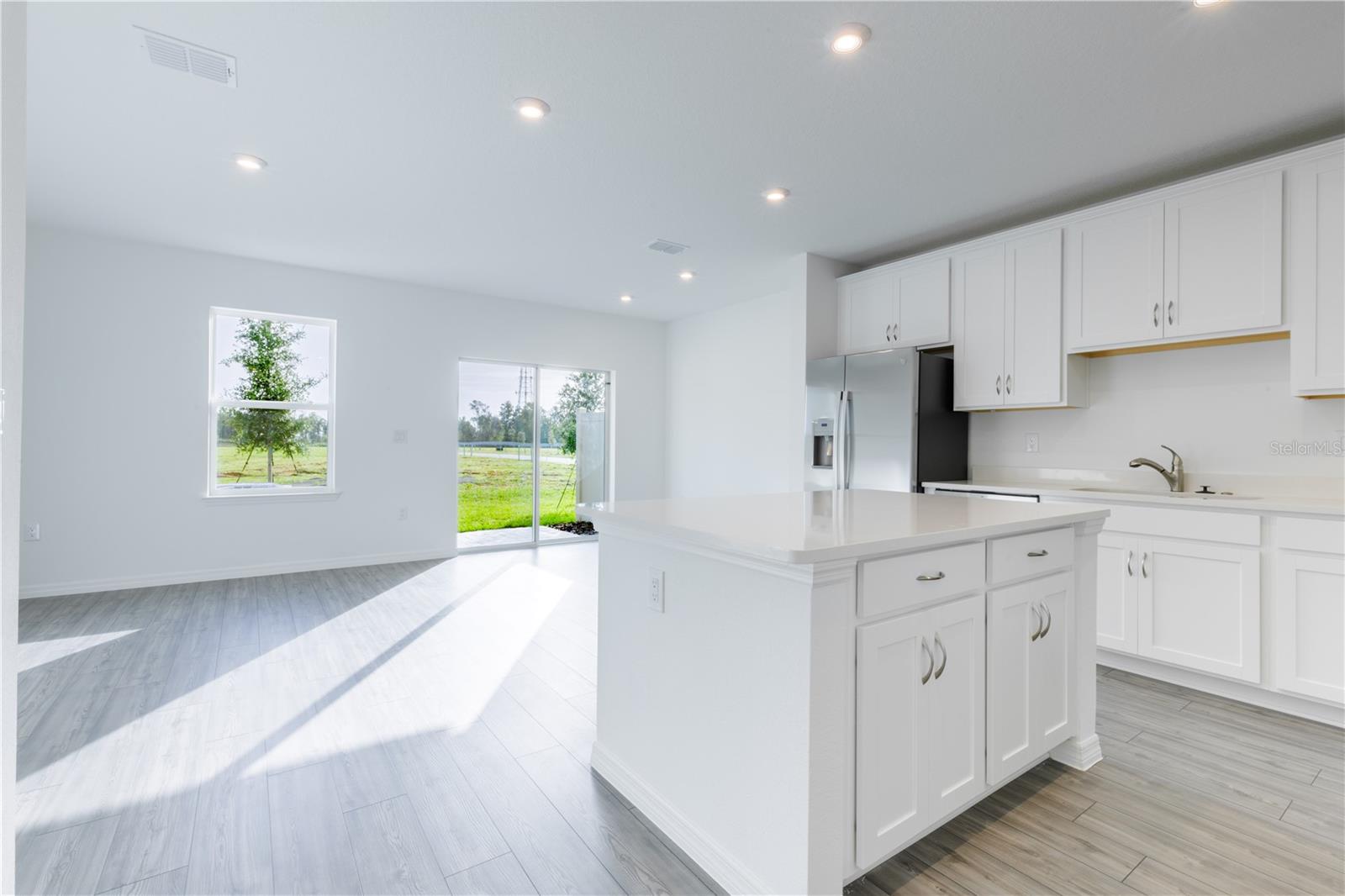 Image 4 of 31 For 3328 Thicket Street