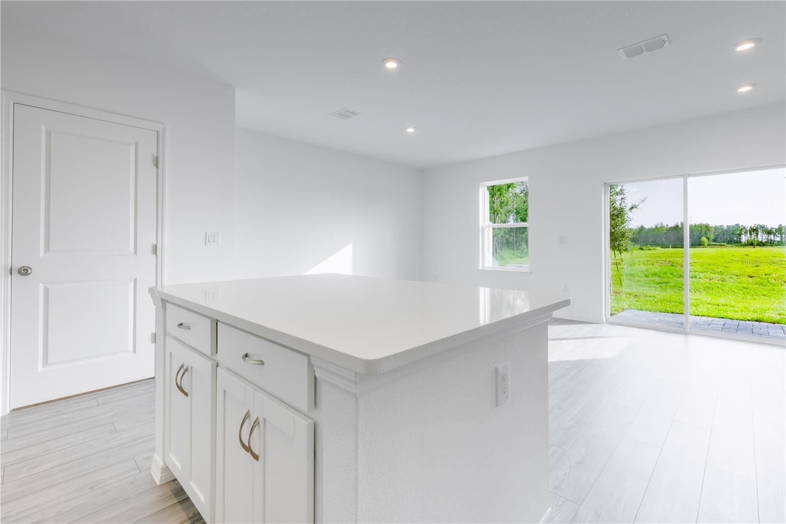 Image 5 of 31 For 3328 Thicket Street