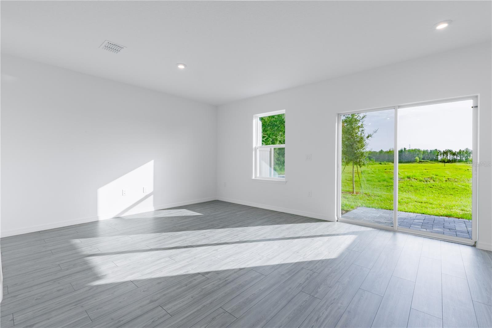 Image 7 of 31 For 3328 Thicket Street