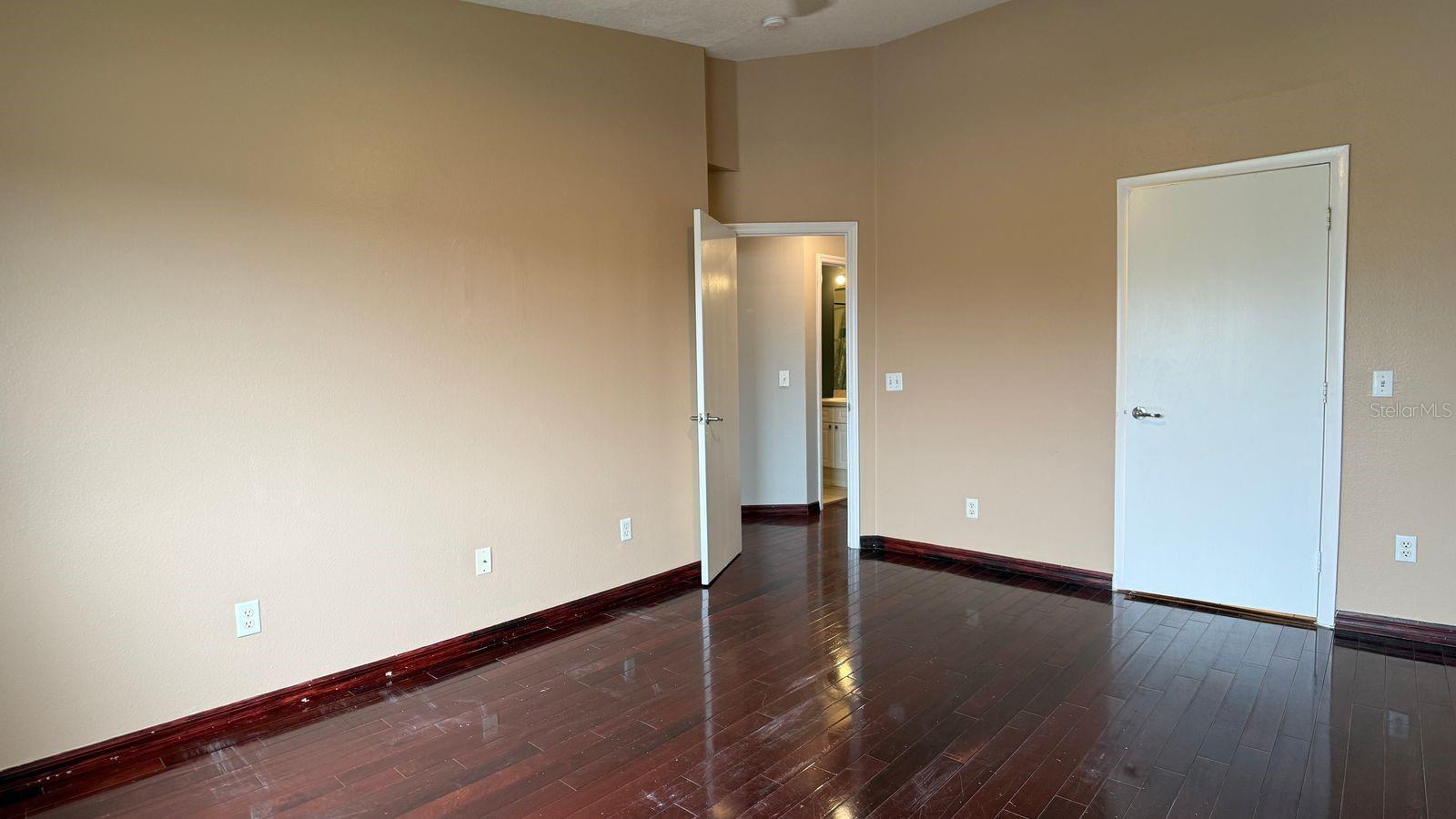 Image 19 of 28 For 211 Caribbean Drive