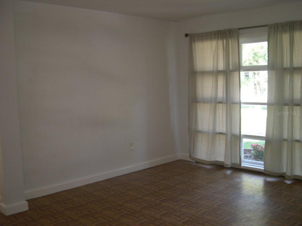 Image 4 of 12 For 220 Golden Days Drive