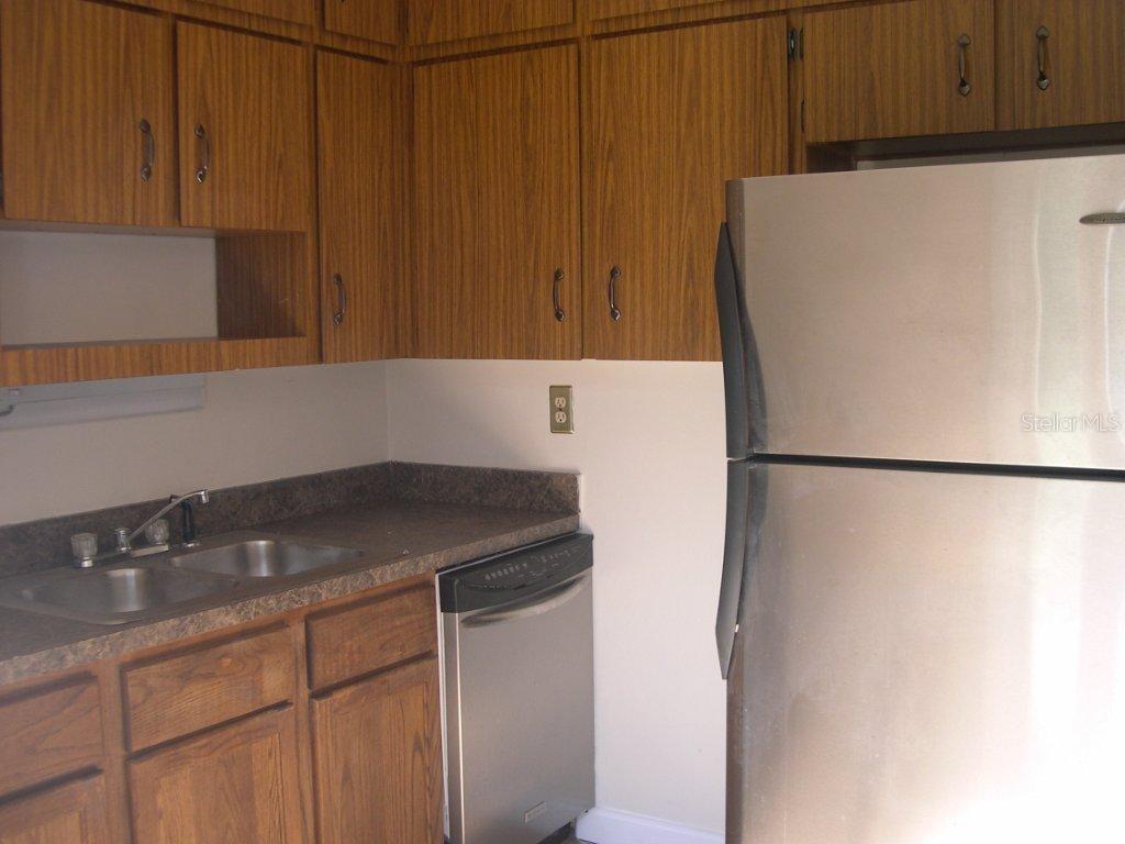 Image 7 of 12 For 220 Golden Days Drive