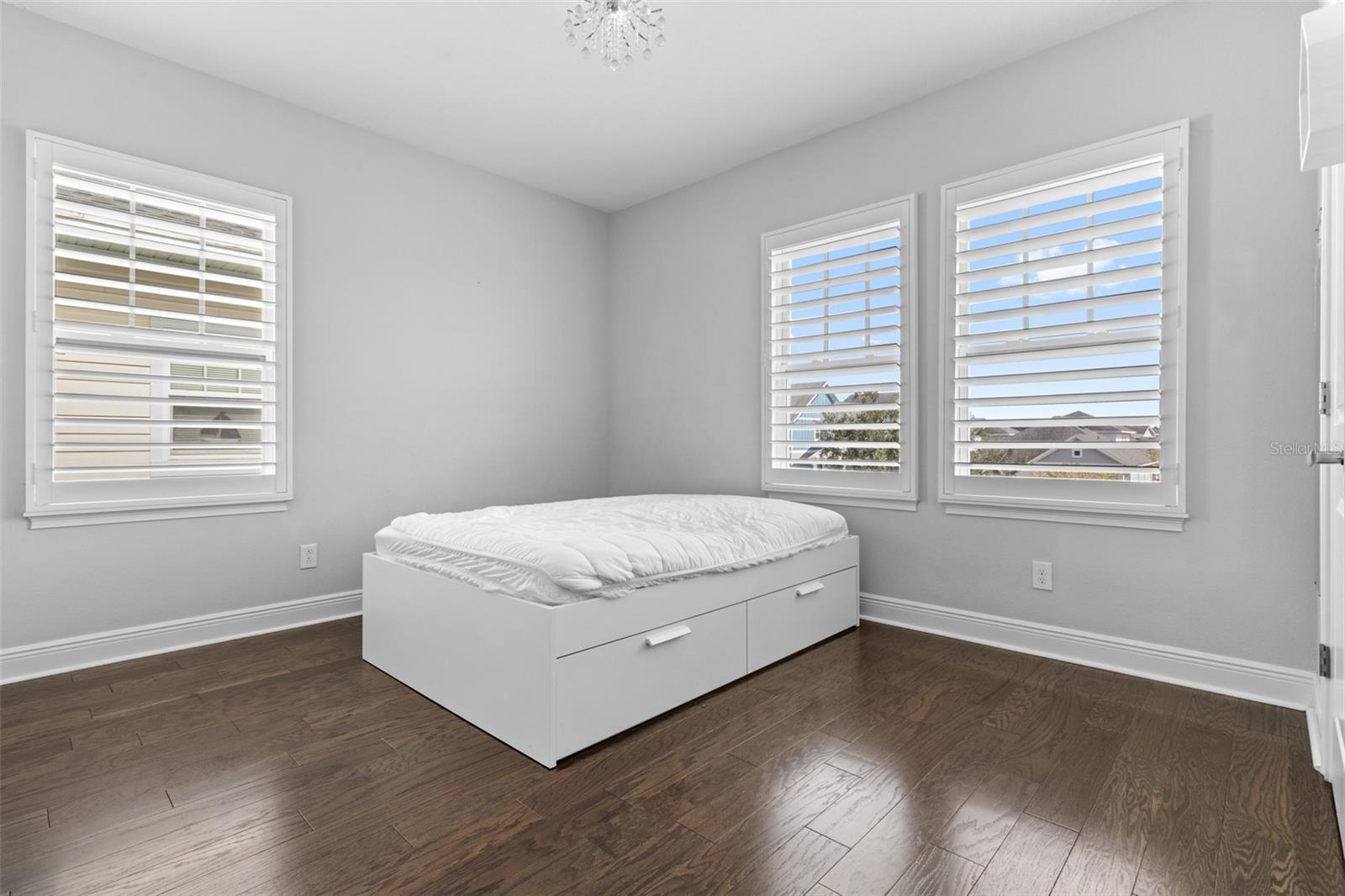 Image 35 of 58 For 13612 Lessing Avenue