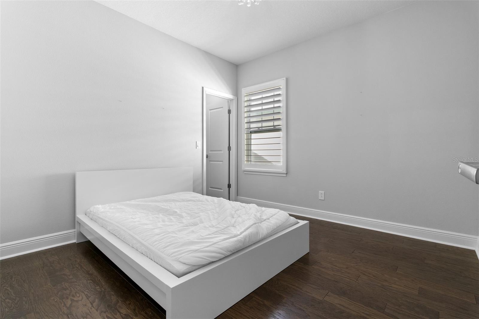 Image 41 of 58 For 13612 Lessing Avenue