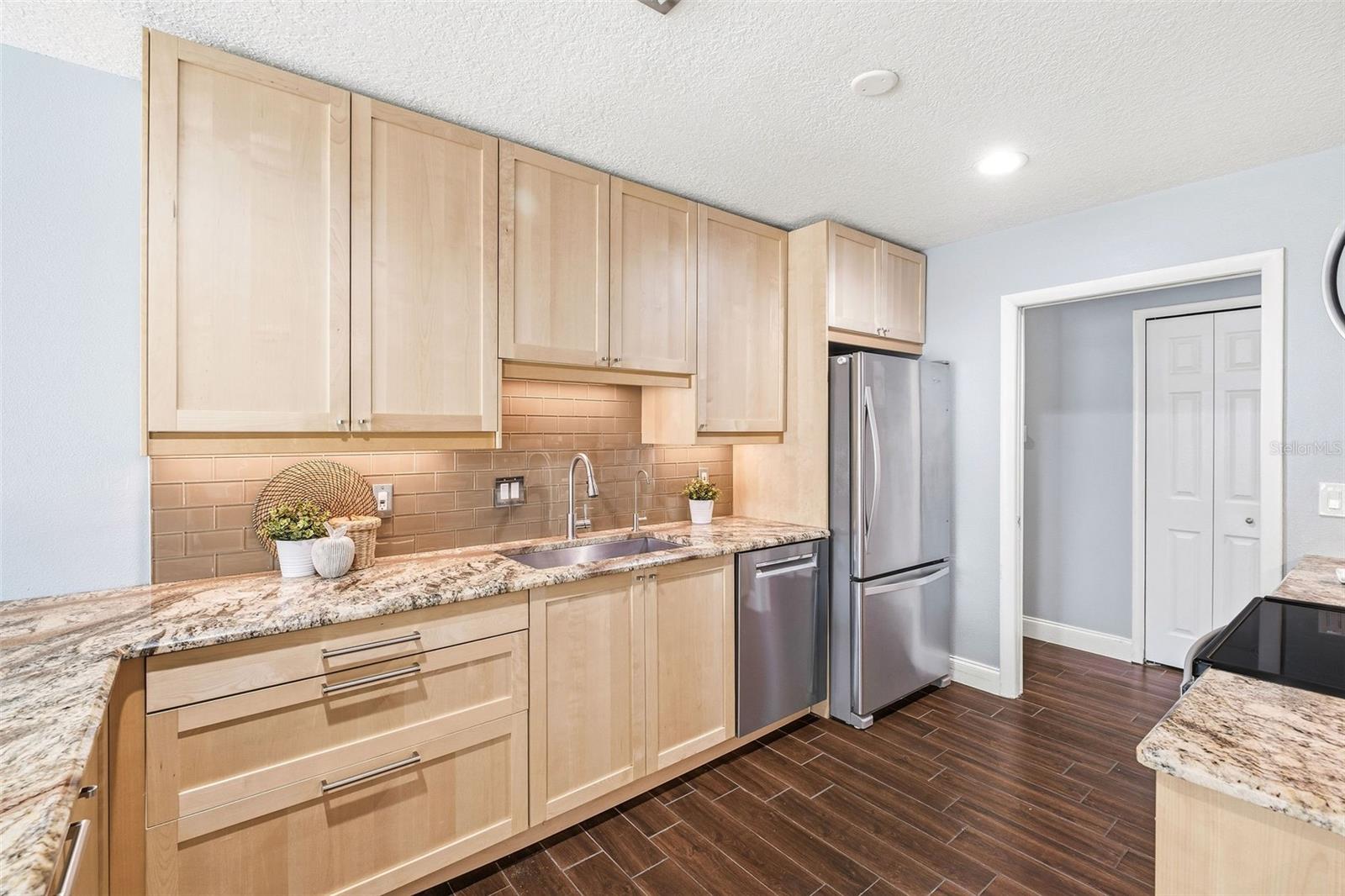 Image 6 of 30 For 5037 Nadine Street