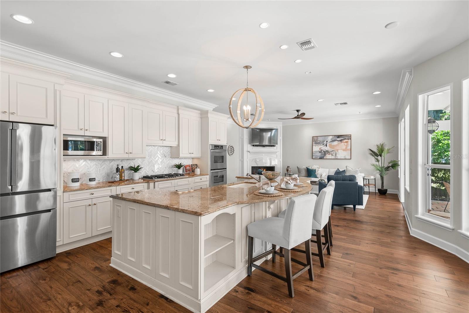 Image 10 of 78 For 1860 Summerland Avenue